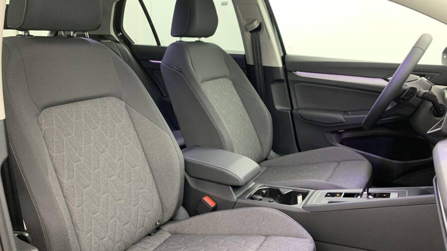 Mandataire Automobile neuf, recherche de Volkswagen Golf-8-1-5-etsi-evo2-150-dsg7-life-plus - E-Motors