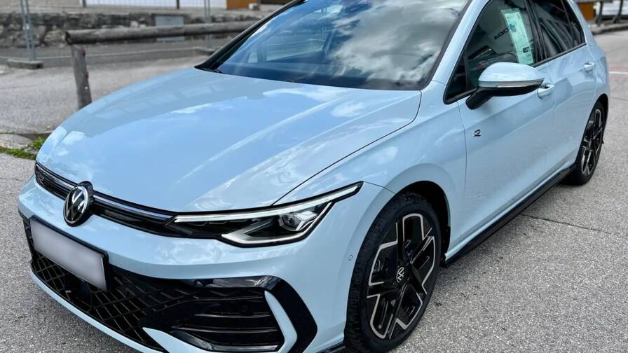 Mandataire Automobile neuf, recherche de Volkswagen Golf-tdi-150-dsg7-r-line-plus-pack-hiver-plus-toit-pano-plus-jantes-18-york - E-Motors