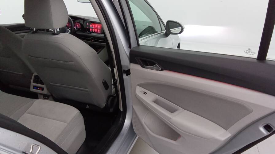 Mandataire Automobile occasion, recherche de Volkswagen Golf-1-4-hybrid-recharge-204-dsg6-style-1st-plus-cam-ra - E-Motors