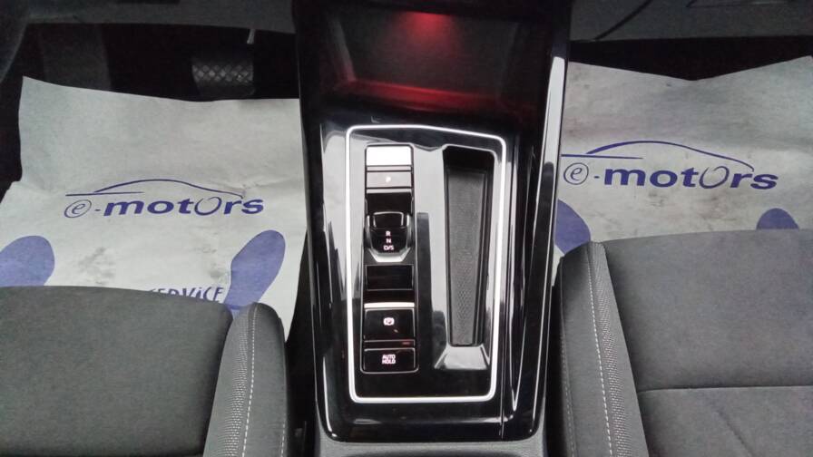 Mandataire Automobile occasion, recherche de Volkswagen Golf-1-4-hybrid-recharge-opf-204-dsg6-style - E-Motors