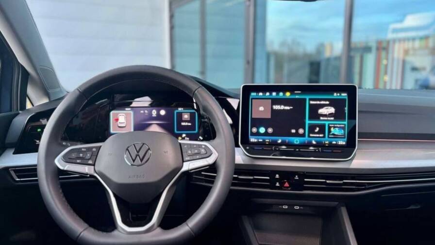 Mandataire Automobile neuf, recherche de Volkswagen Golf-tdi-150-dsg7-life-plus-plus-toit-ouvrant-pano-plus-alarme-antivol-plus-pack-confort - E-Motors