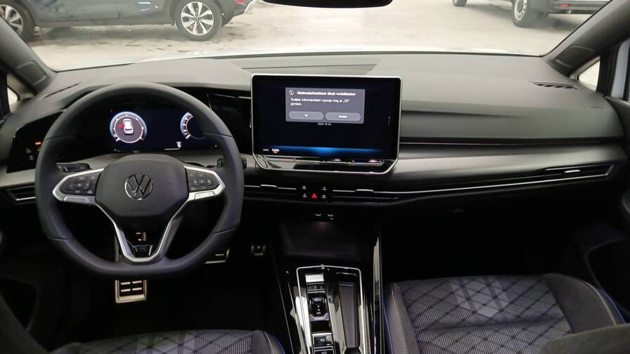 Mandataire Automobile neuf, recherche de Volkswagen Golf-2-0-tdi-150-dsg7-r-line-plus-toit-panoramique-plus-cam-ra-360 - E-Motors