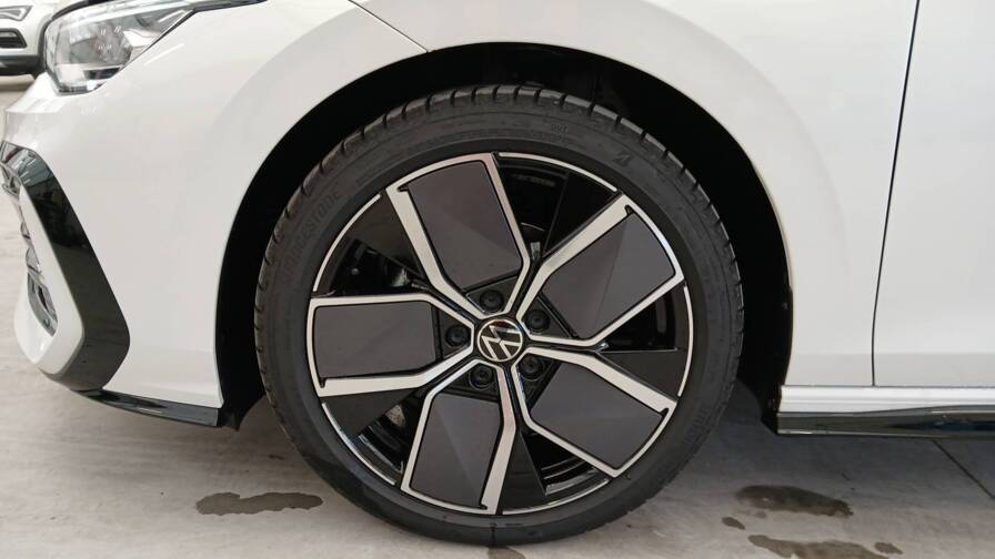 Mandataire Automobile occasion, recherche de Volkswagen Golf-2-0-tdi-150-dsg7-r-line - E-Motors