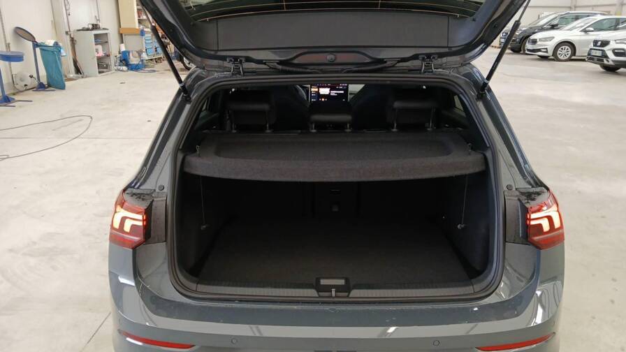 Mandataire Automobile neuf, recherche de Volkswagen Golf-2-0-tdi-150-dsg7-r-line - E-Motors