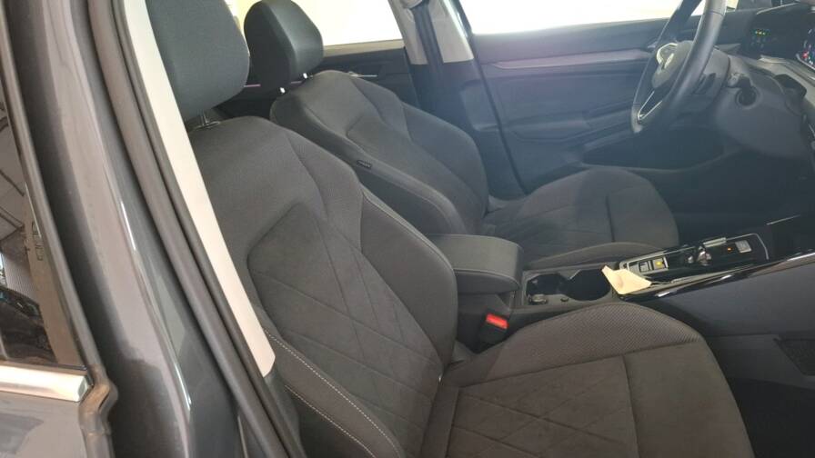 Mandataire Automobile occasion, recherche de Volkswagen Golf-1-4-hybrid-recharge-opf-204-dsg6-style - E-Motors