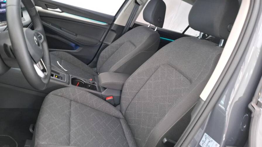 Mandataire Automobile occasion, recherche de Volkswagen Golf-etsi-opf-110-dsg7-life-plus-cam-ra-plus-syst-me-navigation-infotainment-discover-pro - E-Motors