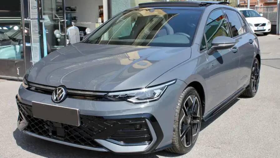 Mandataire Automobile neuf, recherche de Volkswagen Golf-tdi-150-dsg7-r-line-plus-pack-hiver-plus-toit-pano-plus-jantes-18-york - E-Motors