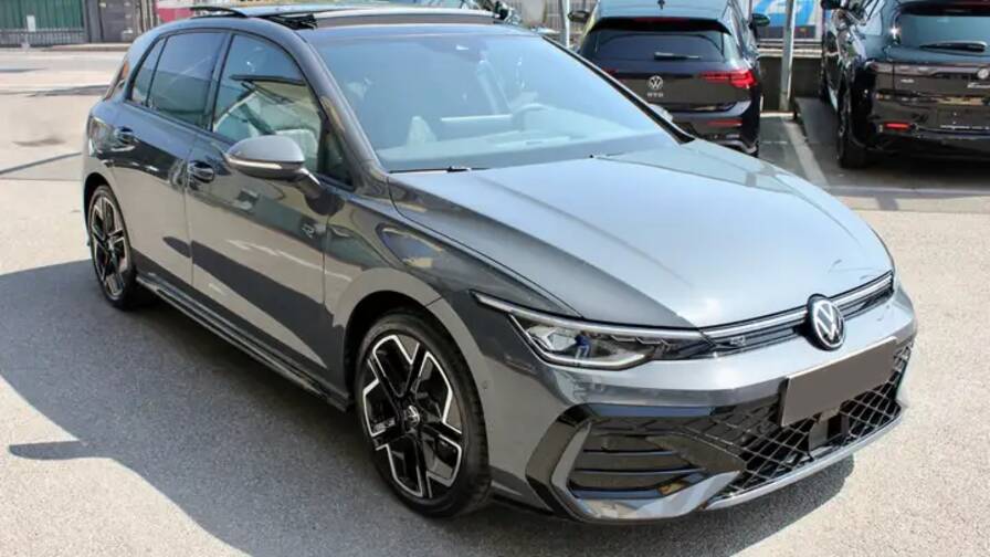 Mandataire Automobile neuf, recherche de Volkswagen Golf-tdi-150-dsg7-r-line-plus-pack-hiver-plus-toit-pano-plus-jantes-18-york - E-Motors