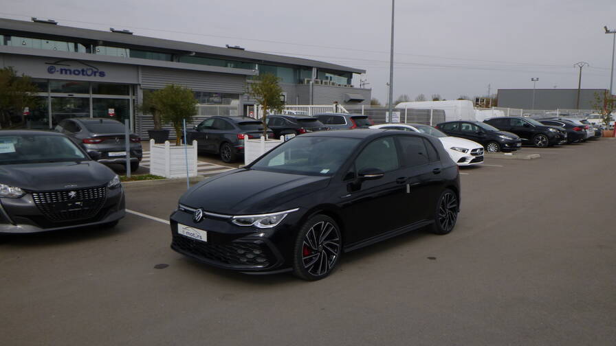 Avis-mandataire-auto-Emotors-Volkswagen-Golf-Gtd-tdi-scr-200-dsg7-plus-jantes-19-plus-toit-pano-plus.