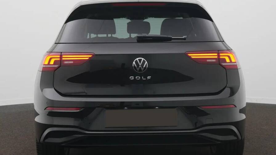 Mandataire Automobile neuf, recherche de Volkswagen Golf-tdi-150-dsg7-life-plus-plus-toit-ouvrant-pano-plus-alarme-antivol-plus-pack-confort - E-Motors