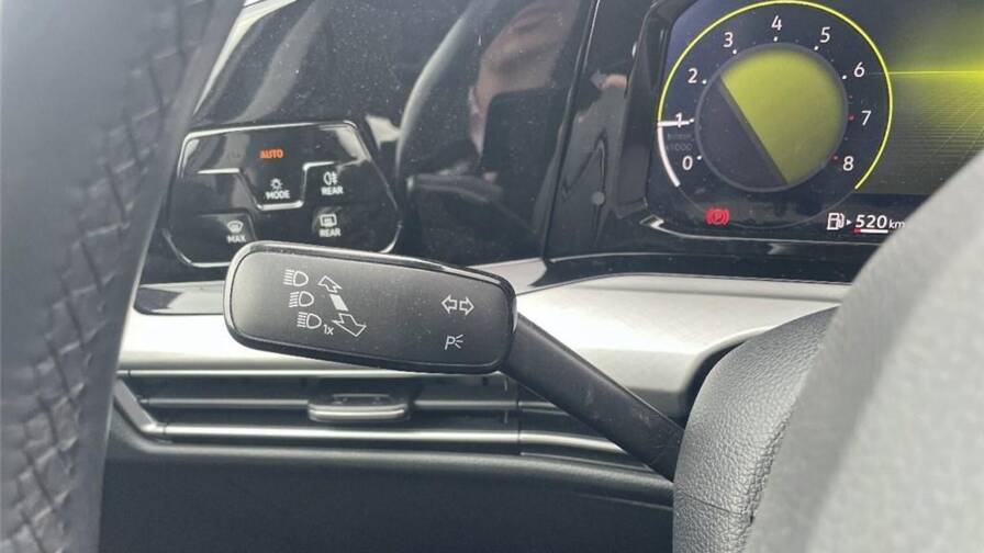 Mandataire Automobile occasion, recherche de Volkswagen Golf-viii-1-0-tsi-opf-110-bvm6-life-1st - E-Motors