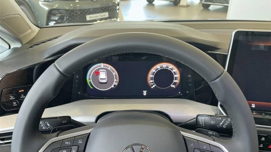 Mandataire Automobile neuf, recherche de Volkswagen Golf-viii-1-5-ehybrid-204-dsg6-vw-edition - E-Motors