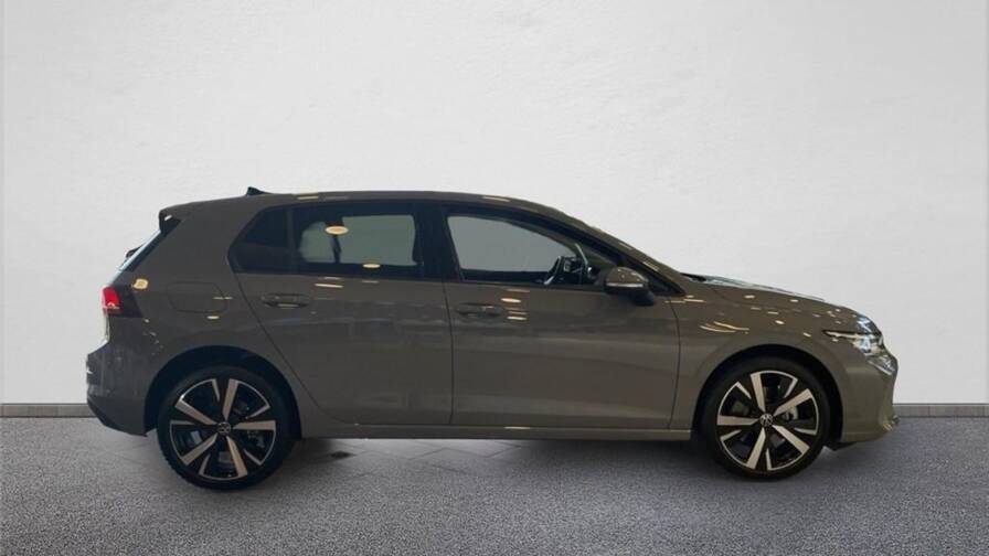 Mandataire Automobile neuf, recherche de Volkswagen Golf-viii-1-5-ehybrid-204-dsg6-vw-edition - E-Motors