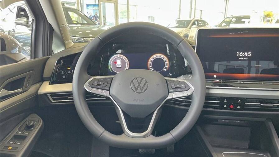 Mandataire Automobile neuf, recherche de Volkswagen Golf-viii-1-5-ehybrid-204-dsg6-vw-edition - E-Motors