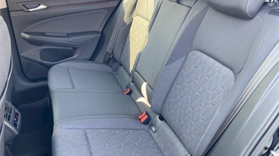 Mandataire Automobile occasion, recherche de Volkswagen Golf-viii-1-5-ehybrid-204-dsg6-vw-edition - E-Motors