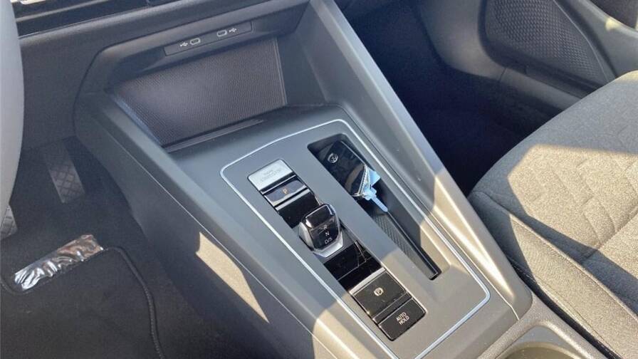 Mandataire Automobile occasion, recherche de Volkswagen Golf-viii-1-5-ehybrid-204-dsg6-vw-edition - E-Motors