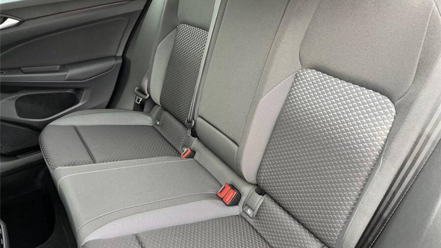 Mandataire Automobile occasion, recherche de Volkswagen Golf-viii-1-5-etsi-opf-130-dsg7-active - E-Motors