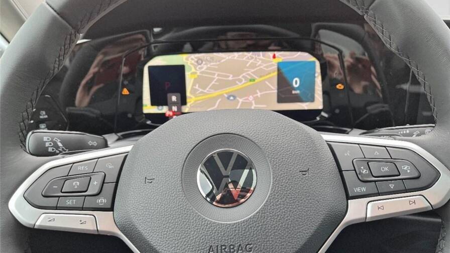 Mandataire Automobile occasion, recherche de Volkswagen Golf-viii-1-5-etsi-opf-130-dsg7-active - E-Motors