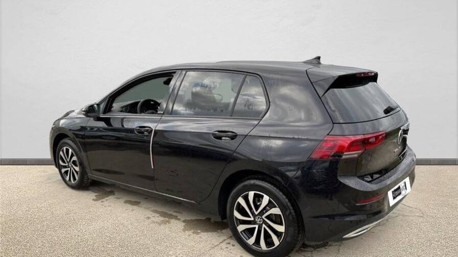 Mandataire Automobile occasion, recherche de Volkswagen Golf-viii-1-5-etsi-opf-130-dsg7-active - E-Motors