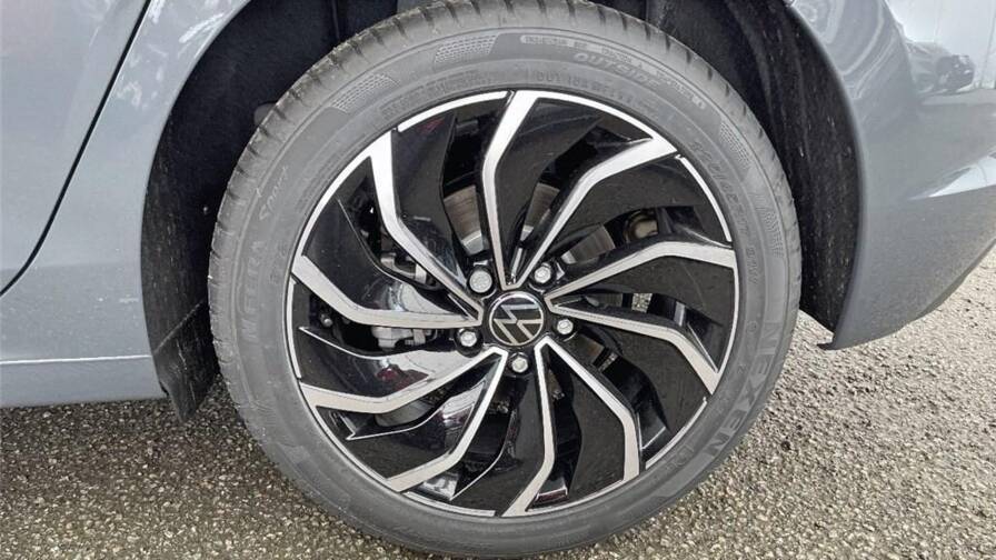 Mandataire Automobile occasion, recherche de Volkswagen Golf-viii-1-5-etsi-opf-150-dsg7-style - E-Motors