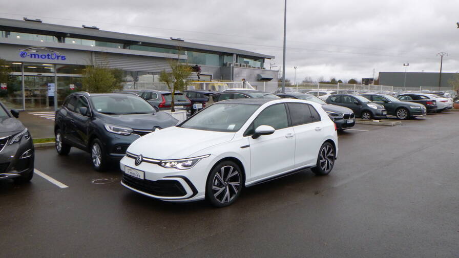 Avis-mandataire-auto-Emotors-Volkswagen-Golf-R-line-tdi-150-dsg7-plus-toit-pano-plus-matrice-led-iq-plus-bande-led.