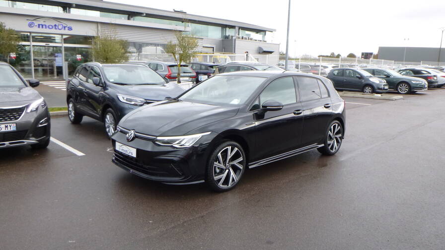 Avis-mandataire-auto-Emotors-Volkswagen-Golf-R-line-1st-etsi-150-dsg7-plus-jantes-18-plus-toit-panoramique.