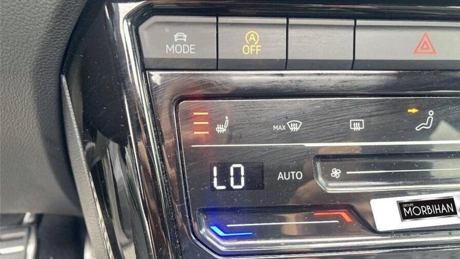 Mandataire Automobile occasion, recherche de Volkswagen T-roc-1-5-tsi-evo2-150-start-stop-dsg7-r-line-edition - E-Motors