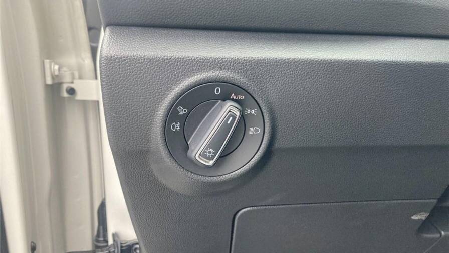 Mandataire Automobile occasion, recherche de Volkswagen T-roc-1-5-tsi-evo2-150-start-stop-dsg7-r-line-edition - E-Motors