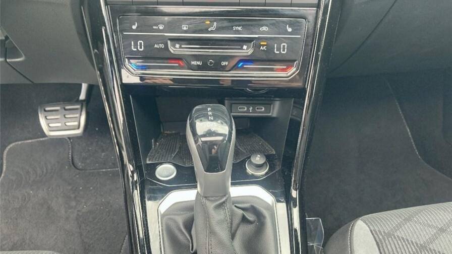 Mandataire Automobile occasion, recherche de Volkswagen T-roc-1-5-tsi-evo2-150-start-stop-dsg7-r-line-edition - E-Motors