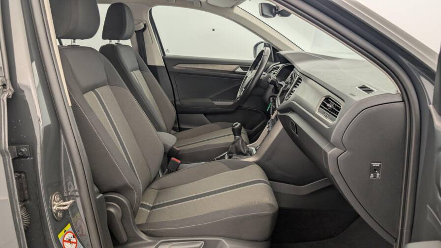 Mandataire Automobile occasion, recherche de Volkswagen T-roc-1-0-tsi-115-start-stop-bvm6-lounge-business - E-Motors