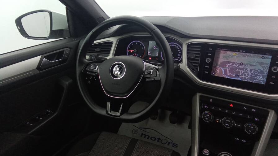 Mandataire Automobile occasion, recherche de Volkswagen T-roc-cabriolet-1-0-tsi-110-start-stop-bvm6-style - E-Motors