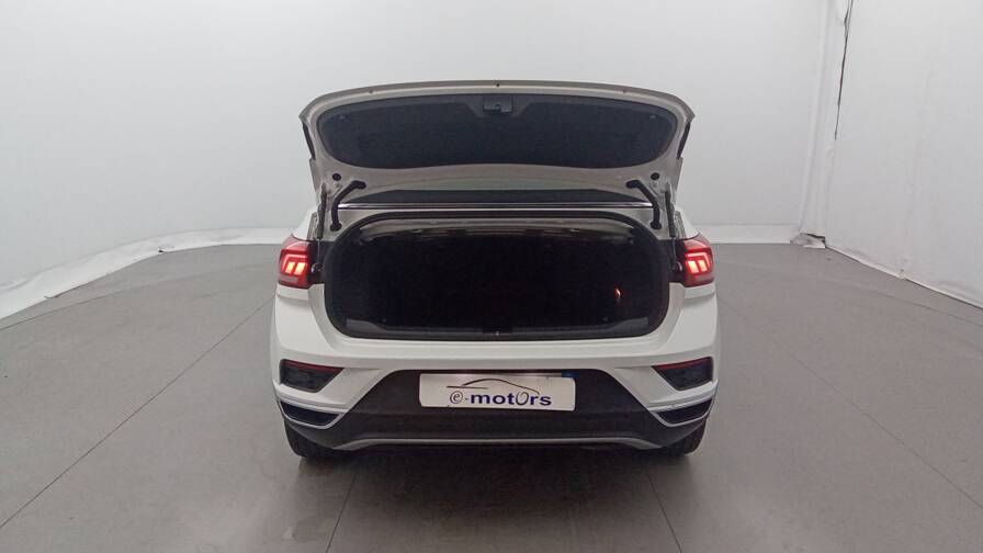 Mandataire Automobile occasion, recherche de Volkswagen T-roc-cabriolet-1-0-tsi-110-start-stop-bvm6-style - E-Motors