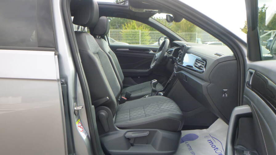 Mandataire Automobile neuf, recherche de Volkswagen T-roc-tdi-150-dsg7-r-line-edition-plus-jantes-19-plus-toit-vitr-plus-pack-black - E-Motors