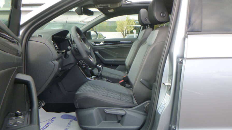Mandataire Automobile neuf, recherche de Volkswagen T-roc-tdi-150-dsg7-r-line-edition-plus-jantes-19-plus-toit-vitr-plus-pack-black - E-Motors