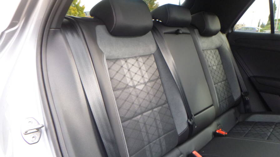 Mandataire Automobile neuf, recherche de Volkswagen T-roc-tdi-150-dsg7-r-line-edition-plus-jantes-19-plus-toit-vitr-plus-pack-black - E-Motors