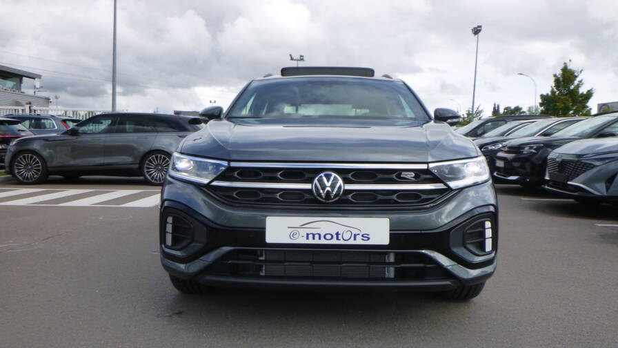 Mandataire Automobile neuf, recherche de Volkswagen T-roc-tdi-150-dsg7-r-line-edition-plus-jantes-19-plus-toit-vitr-plus-pack-black - E-Motors