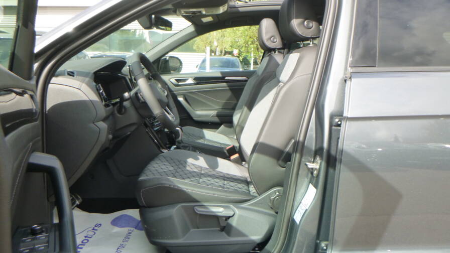 Mandataire Automobile neuf, recherche de Volkswagen T-roc-tdi-150-dsg7-r-line-edition-plus-jantes-19-plus-toit-vitr-plus-pack-black - E-Motors