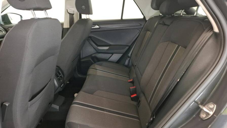 Mandataire Automobile occasion, recherche de Volkswagen T-roc-tsi-110-start-stop-lounge-plus-toit-pano-plus-syst-me-navigation-infotainment-discover-media - E-Motors