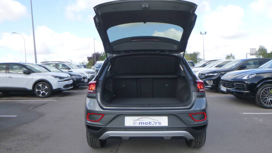 Mandataire Automobile neuf, recherche de Volkswagen T-roc-tdi-150-dsg7-vw-edition-plus-si-ges-av-chauffants-plus-alarme - E-Motors