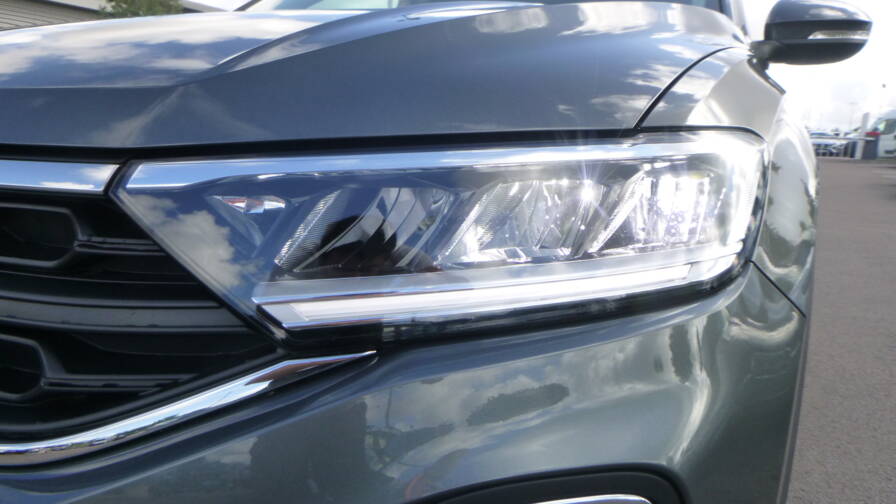 Mandataire Automobile neuf, recherche de Volkswagen T-roc-tdi-150-dsg7-vw-edition-plus-si-ges-av-chauffants-plus-alarme - E-Motors