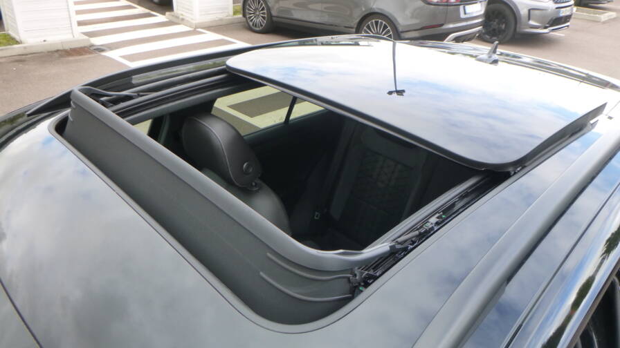 Mandataire Automobile neuf, recherche de Volkswagen T-roc-tdi-150-dsg7-r-line-edition-plus-jantes-19-plus-toit-vitr-plus-pack-black - E-Motors