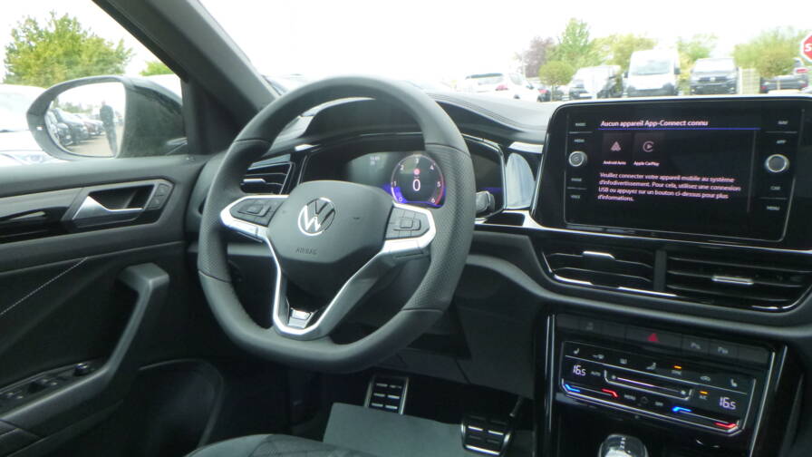 Mandataire Automobile neuf, recherche de Volkswagen T-roc-tdi-150-dsg7-r-line-edition-plus-jantes-19-plus-toit-vitr-plus-pack-black - E-Motors