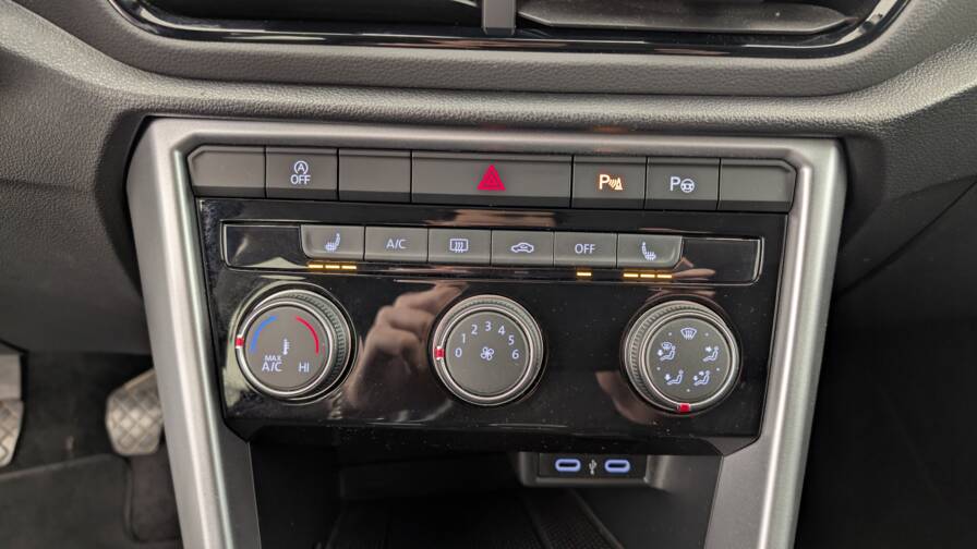 Mandataire Automobile occasion, recherche de Volkswagen T-roc-1-0-tsi-110-start-stop-bvm6-life - E-Motors