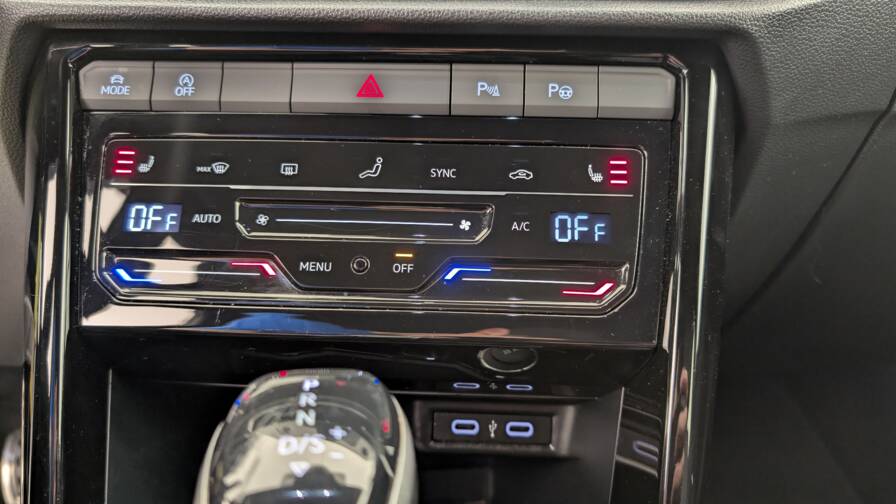 Mandataire Automobile occasion, recherche de Volkswagen T-roc-1-5-tsi-evo-150-start-stop-dsg7-r-line - E-Motors