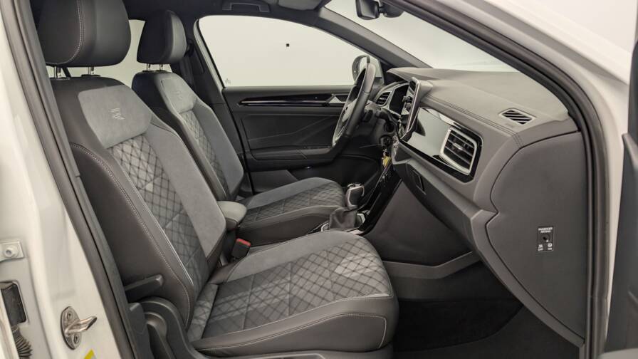 Mandataire Automobile occasion, recherche de Volkswagen T-roc-1-5-tsi-evo-150-start-stop-dsg7-r-line - E-Motors