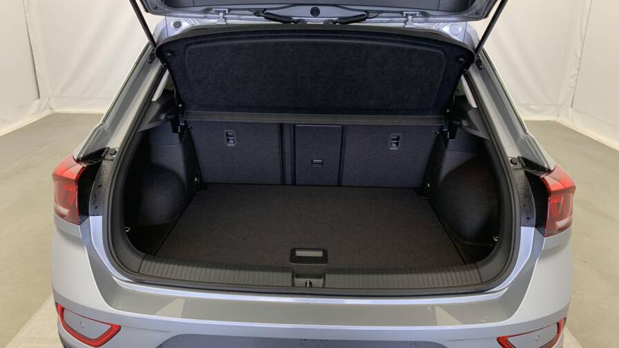 Mandataire Automobile neuf, recherche de Volkswagen T-roc-1-5-tsi-evo2-150-start-stop-dsg7-life - E-Motors