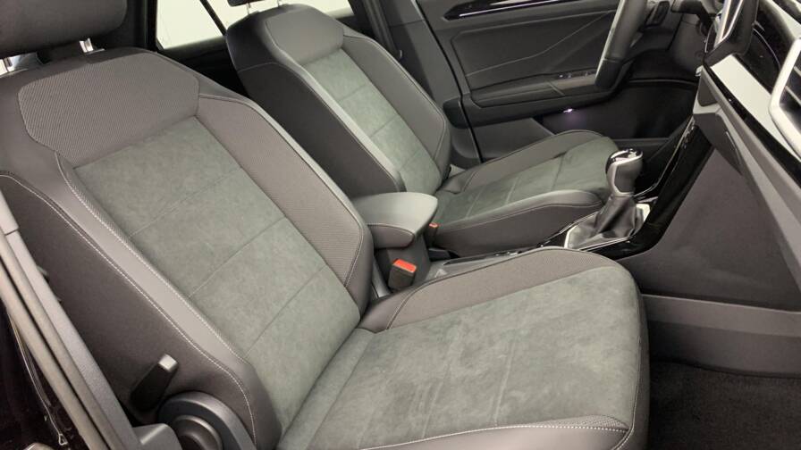 Mandataire Automobile neuf, recherche de Volkswagen T-roc-1-5-tsi-evo2-150-start-stop-dsg7-r-line-edition - E-Motors