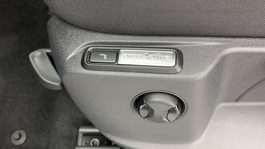 Mandataire Automobile neuf, recherche de Volkswagen T-roc-1-5-tsi-evo2-150-start-stop-dsg7-r-line-edition - E-Motors