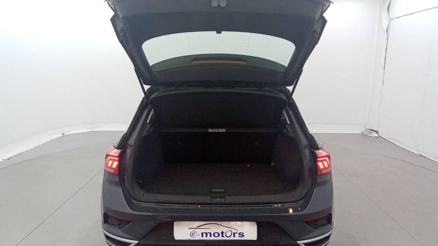 Mandataire Automobile occasion, recherche de Volkswagen T-roc-tsi-150-dsg7-lounge-plus-cam-ra-de-recul-plus-gps - E-Motors