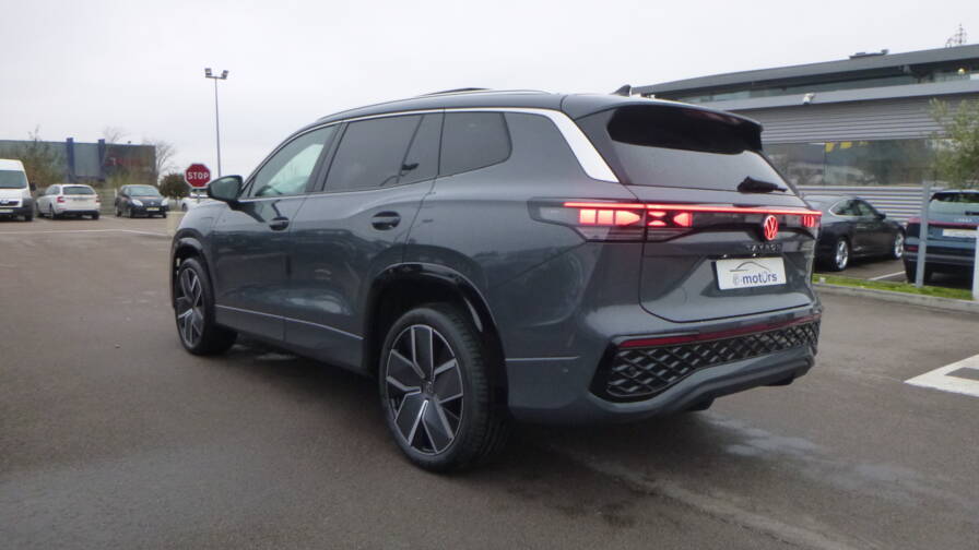 Mandataire Automobile neuf, recherche de Volkswagen Tayron-ehybrid-272-dsg6-5pl-r-line-plus-toit-pano-plus-ja20 - E-Motors